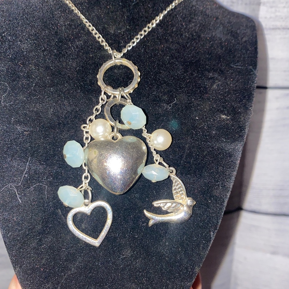 Long dove/heart necklace - Picture 2 of 2
